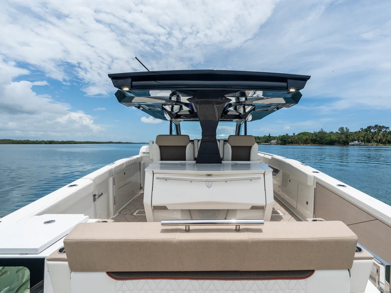 2027 Ducari 37 XIV 37.0 feet, Dania Beach, Florida #31
