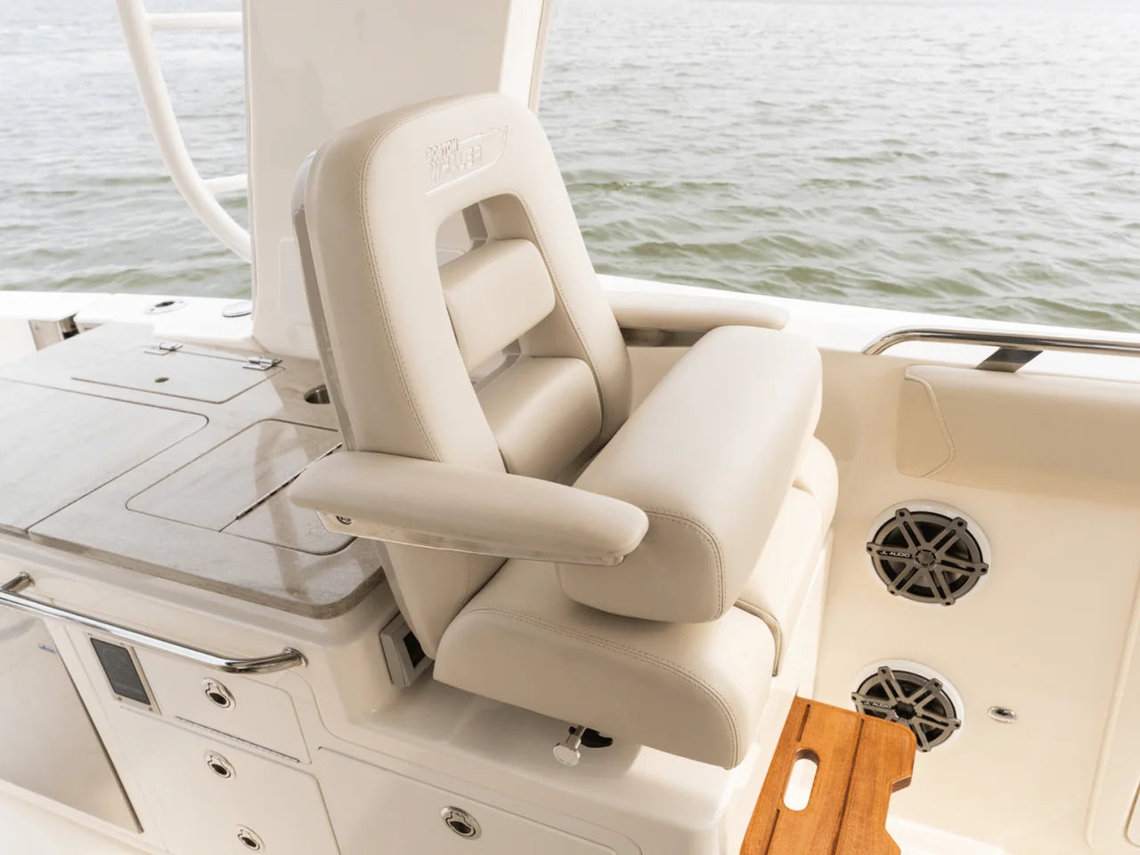 2026 Boston Whaler 380 Realm 38.0 feet, Inuvik, Northwest Territories #89