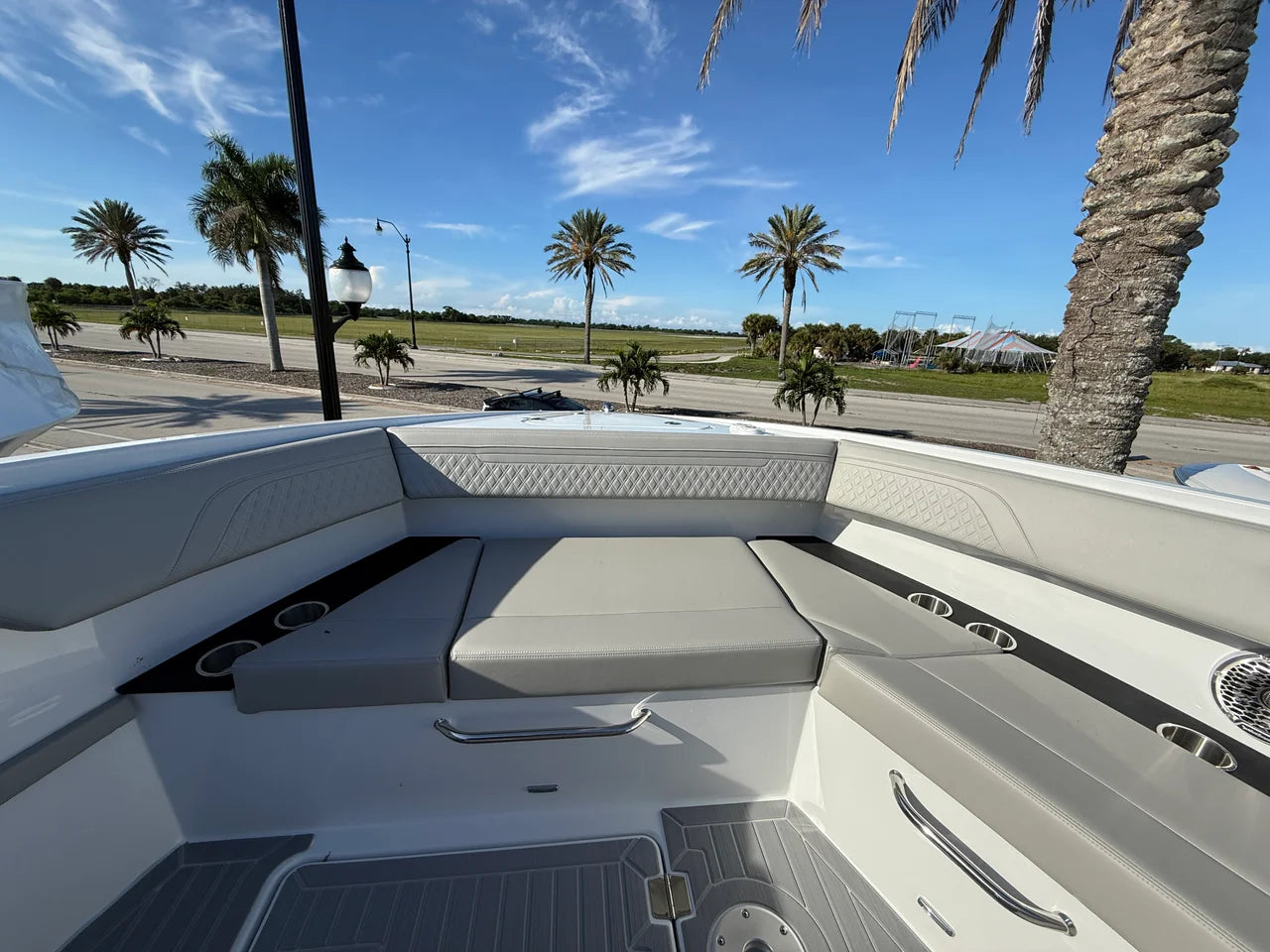 2027 Cruisers Yachts 34 GLS Outboard 34.0 feet, Venice, Florida #9