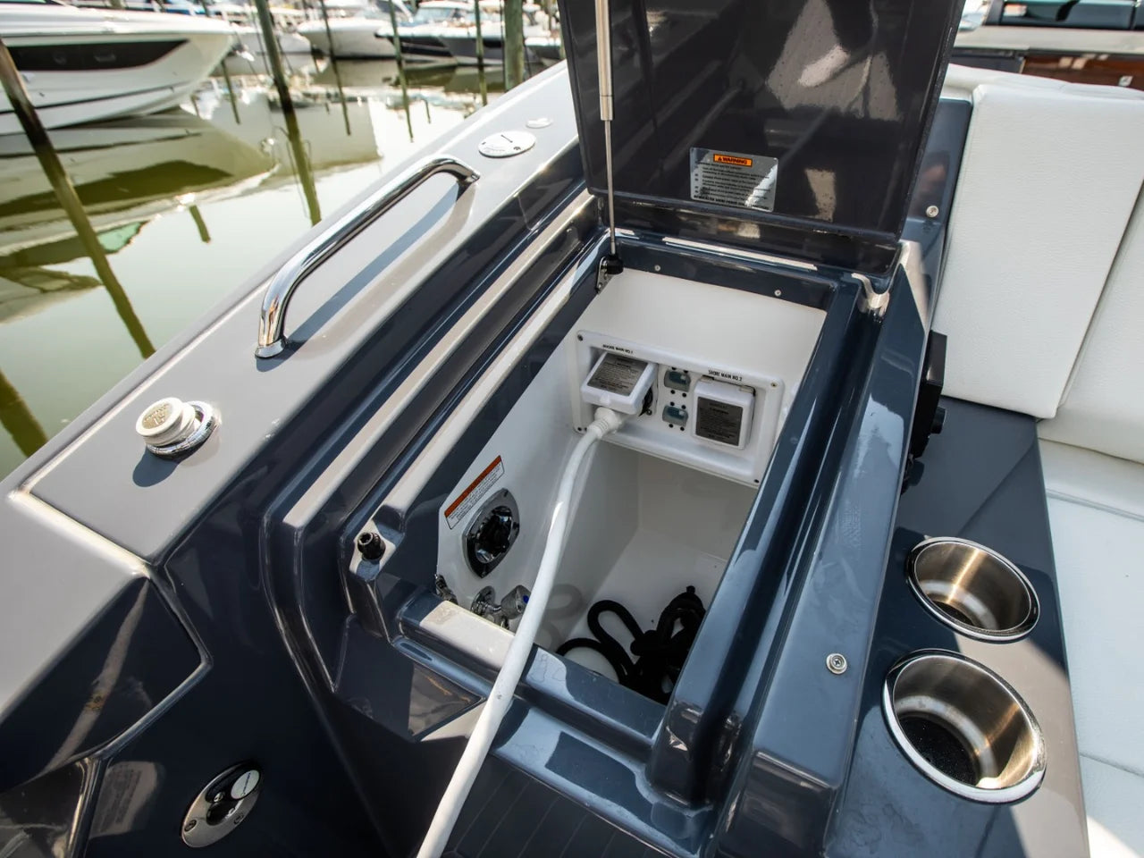 2024 Cruisers Yachts 38 GLS-OB SB 38.0 feet, Somers Point, New Jersey #17