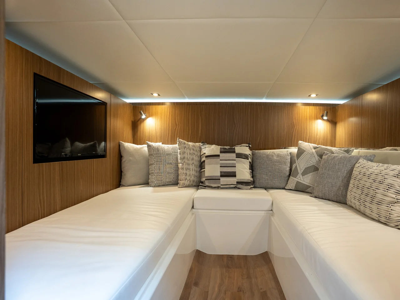2024 Cruisers Yachts 50 GLS 50.0 feet, Miami, FL #11