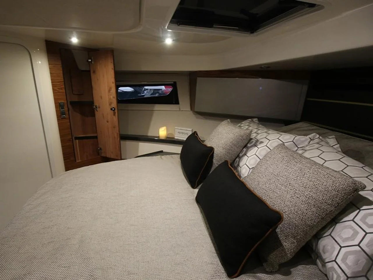 2026 Boston Whaler 405 Conquest 40.0 feet, Inuvik, Northwest Territories #52