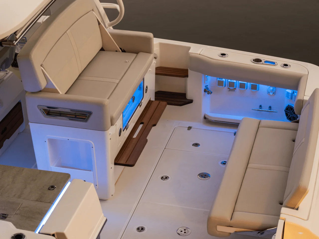 2026 Boston Whaler 380 Realm 38.0 feet, Inuvik, Northwest Territories #64