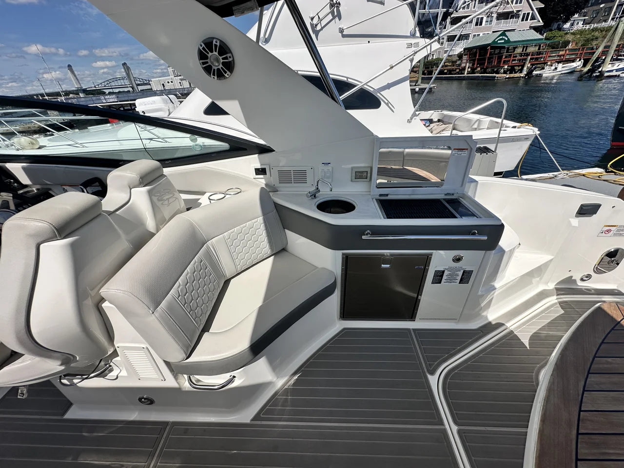 2023 Sea Ray 320 SUNDANCER OB 32.0 feet, Kittery, ME #10