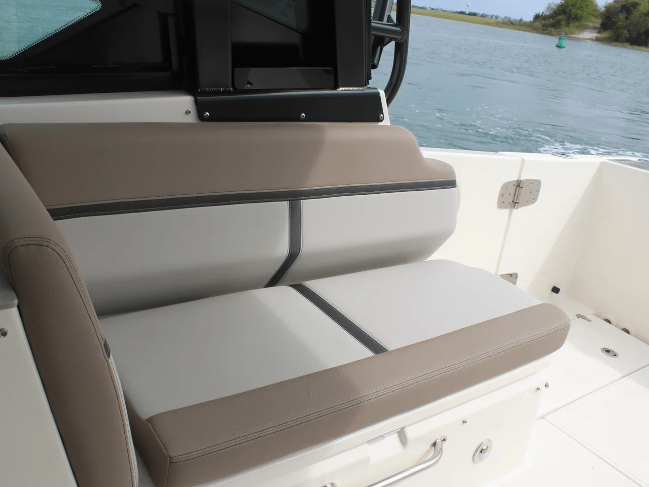2026 Boston Whaler 330 Vantage 33.0 feet, Charleston, SC #38