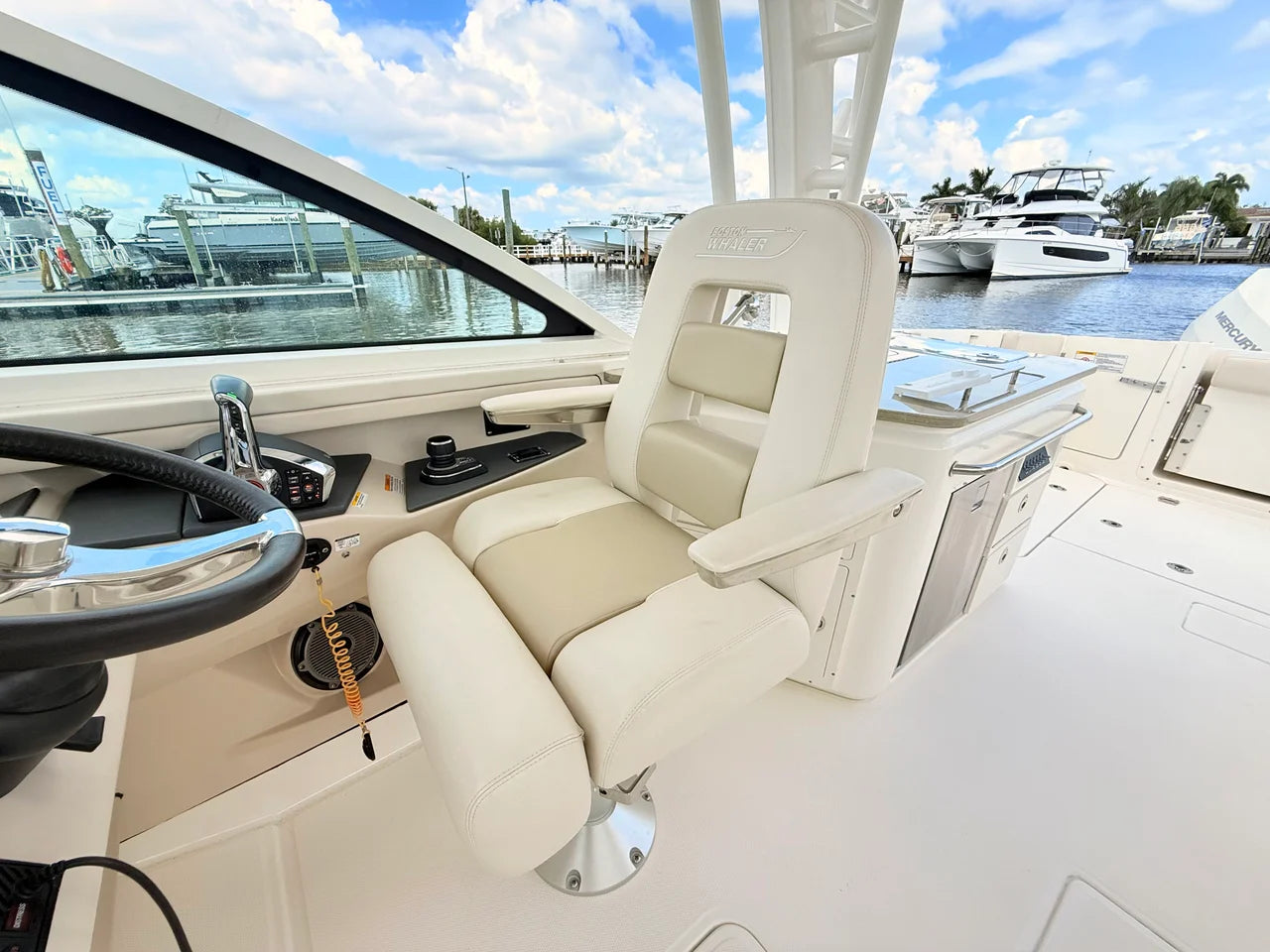 2024 Boston Whaler 320 Vantage 32.0 feet, St Petersburg, FL #46
