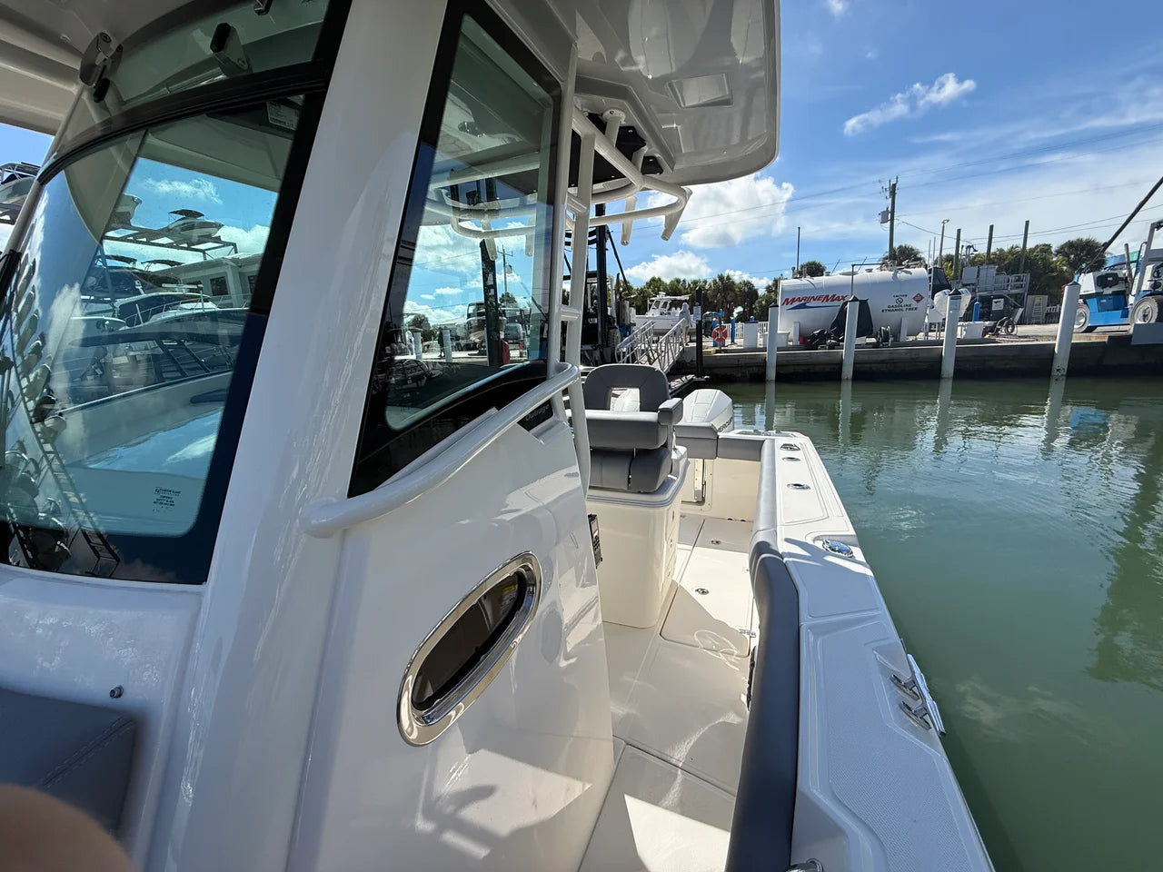 2027 Boston Whaler 250 Outrage 25.0 feet, Sarasota, FL #10