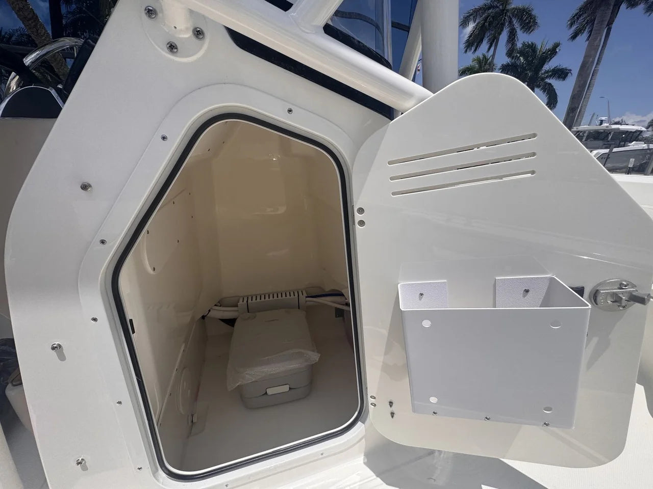 2027 Boston Whaler 210 Montauk 21.0 feet, Jupiter, Florida #21