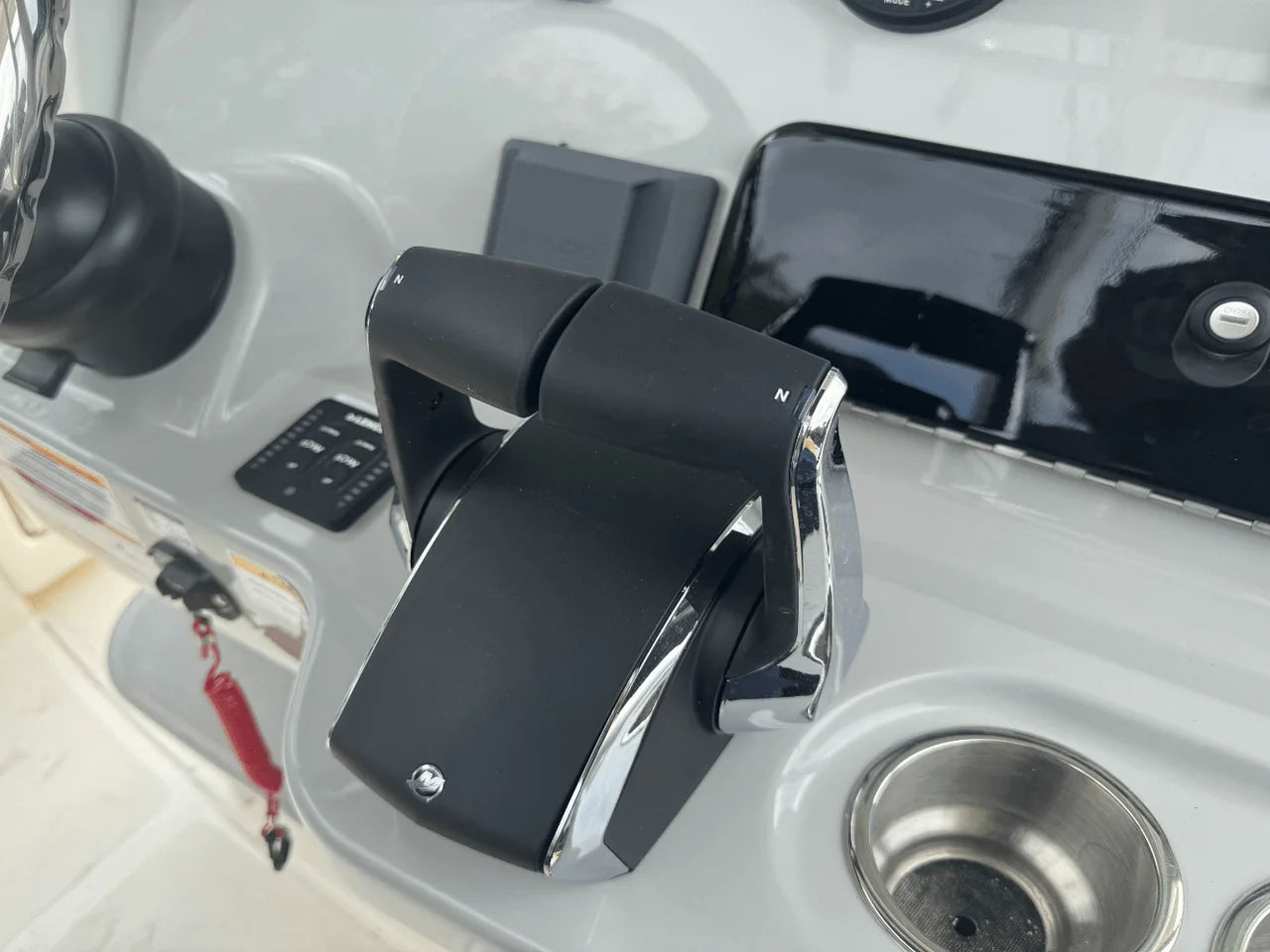 2026 Boston Whaler 250 Outrage 25.0 feet, Huntington, NY #22