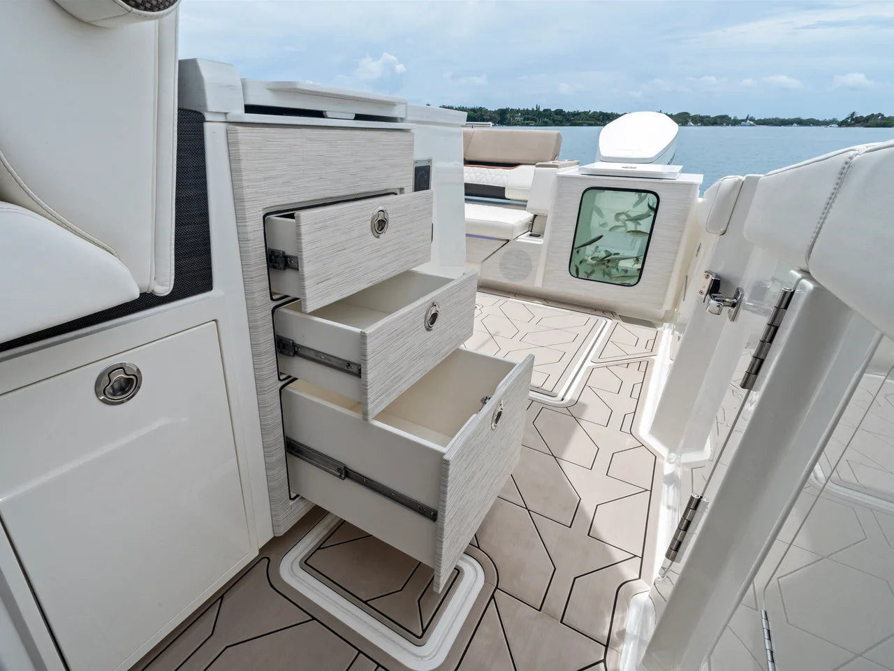 2027 Ducari 37 XIV 37.0 feet, Dania Beach, Florida #35