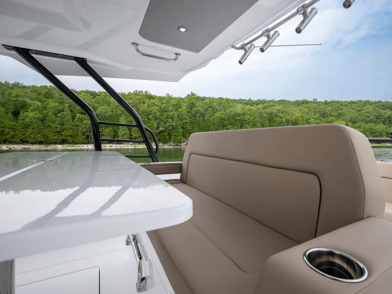 2027 Cruisers Yachts 38 VTR 38.0 feet, Miami, FL #20