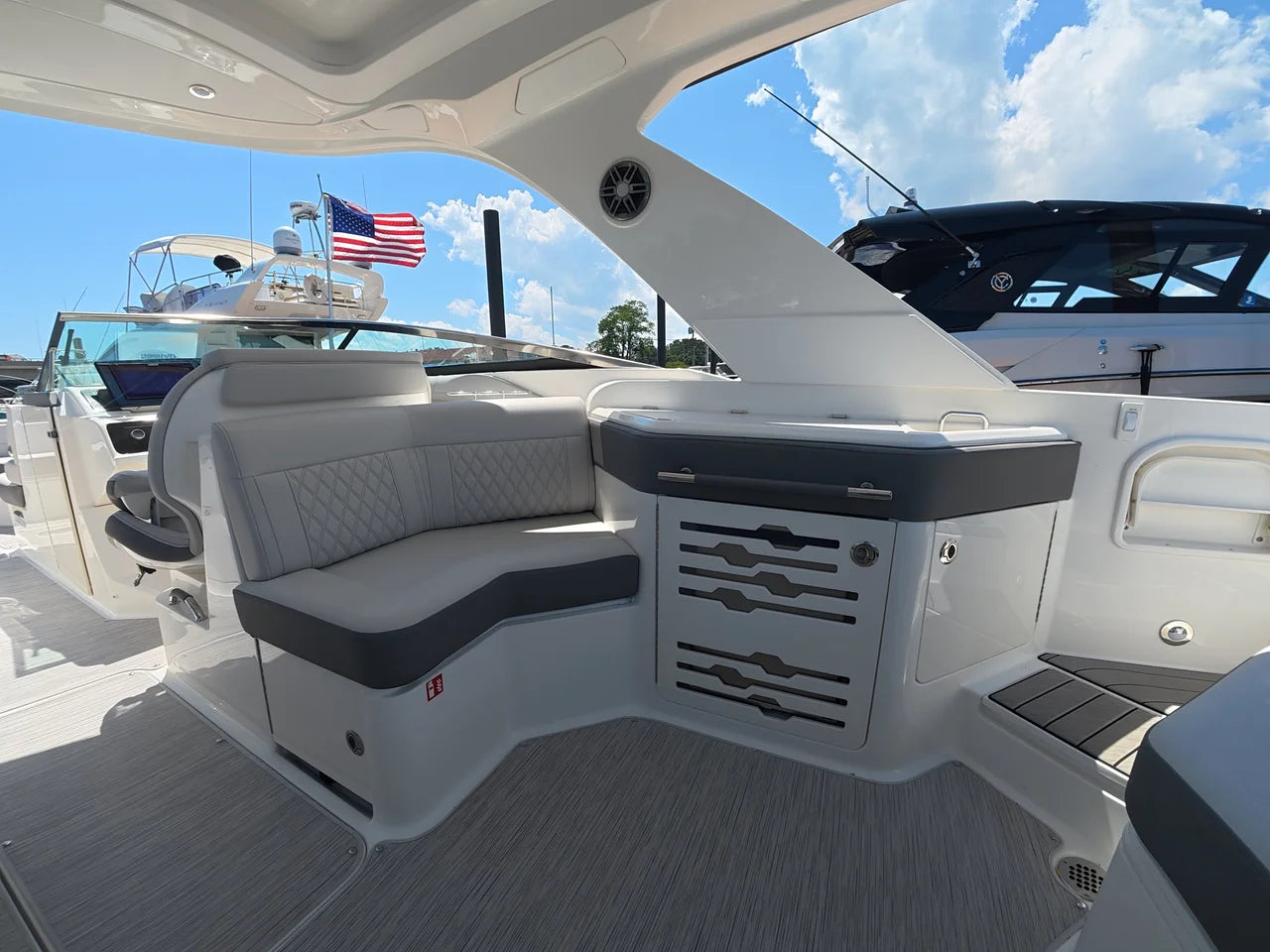 2027 Sea Ray SLX 310 Outboard 31.0 feet, Brick Township, New Jersey #18