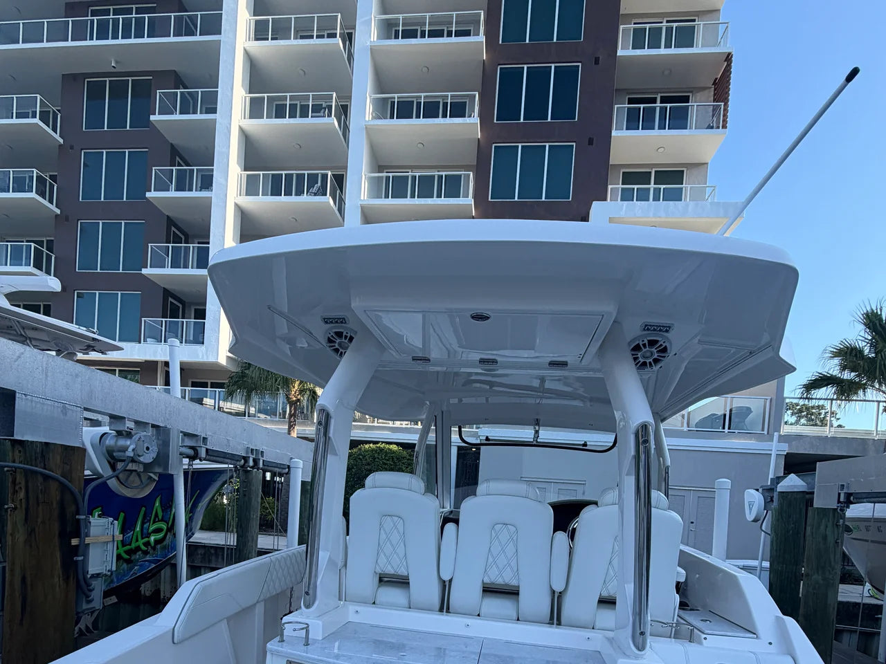 2024 Regal 330 SAV 34.0 feet, Clearwater, Florida #1