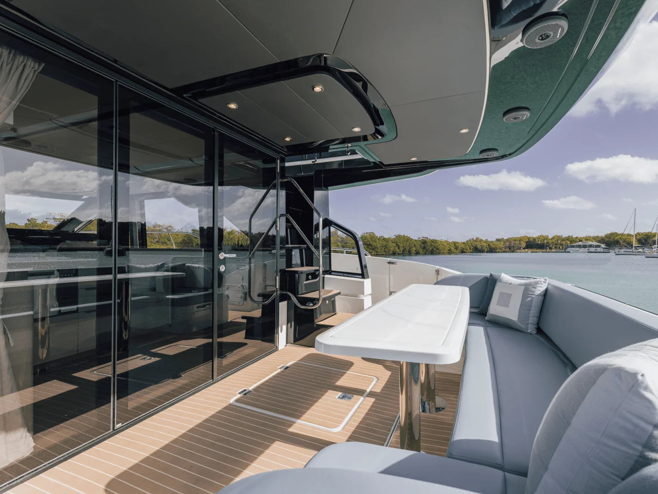 2027 Cruisers Yachts 57 FLY 57.0 feet, Naples, Florida #39