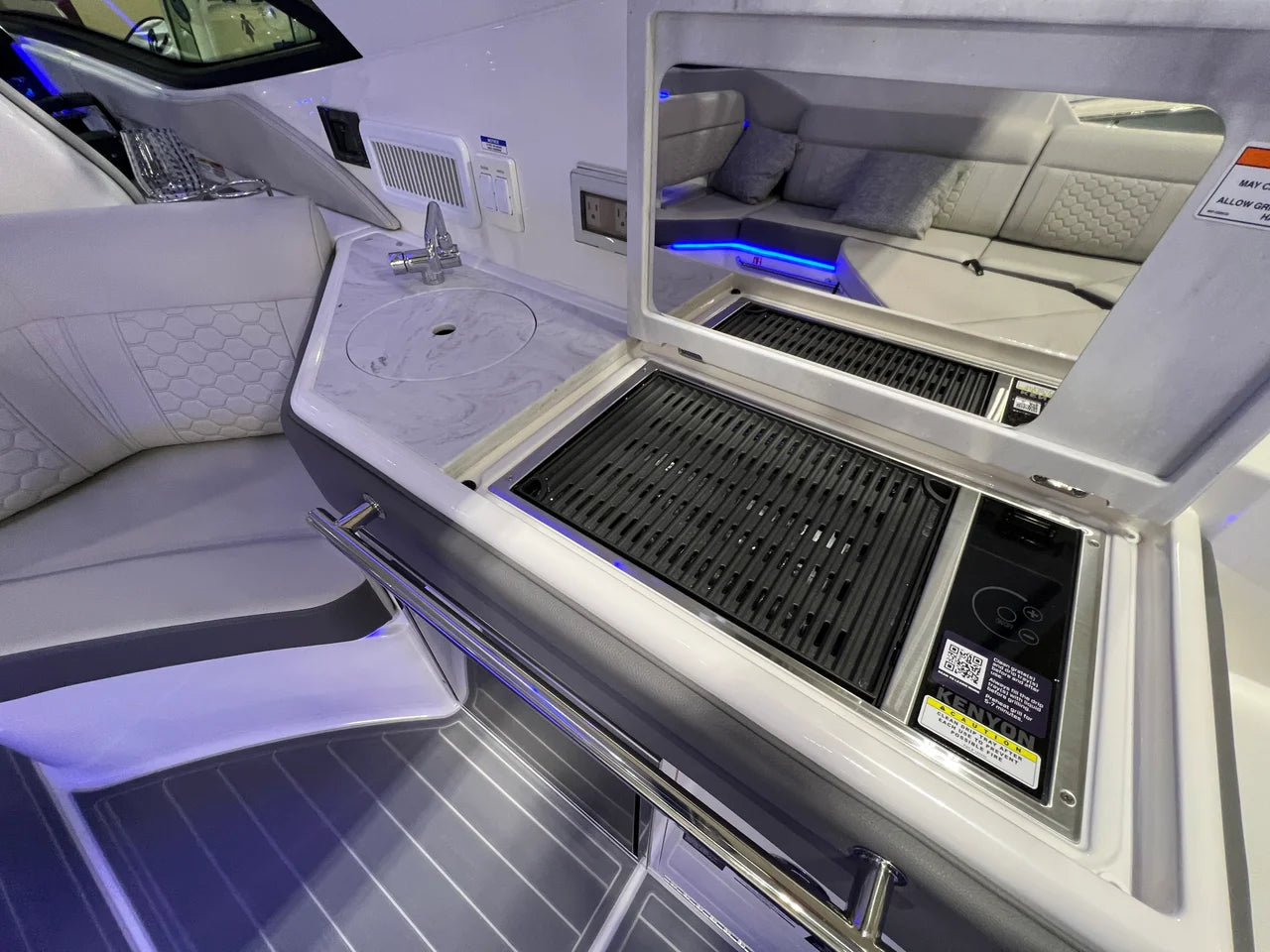 2026 Sea Ray Sundancer 320 Outboard 32.0 feet, Charleston, SC #12