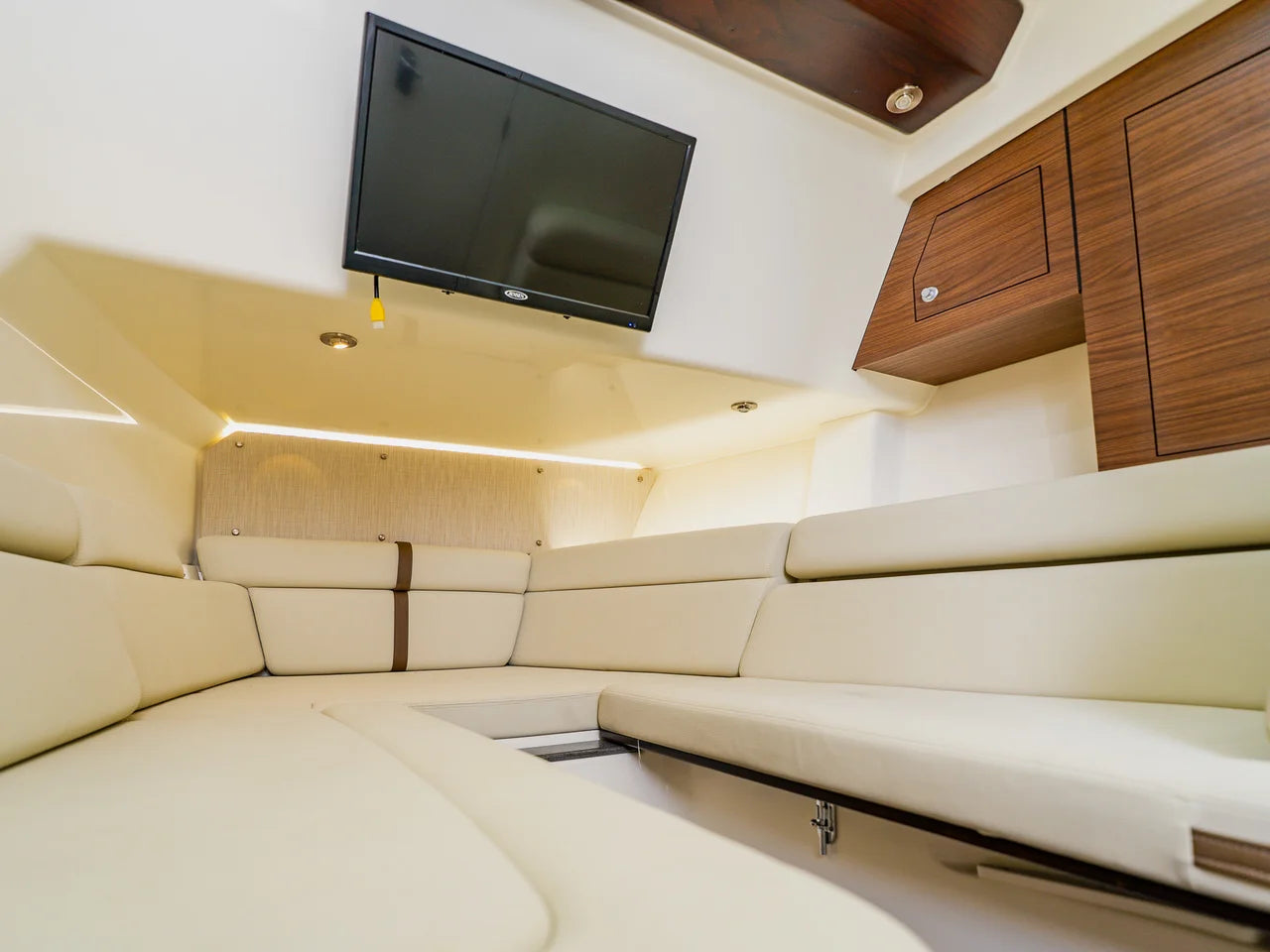 2023 Boston Whaler 350 Realm 35.0 feet, Clearwater, Florida #109