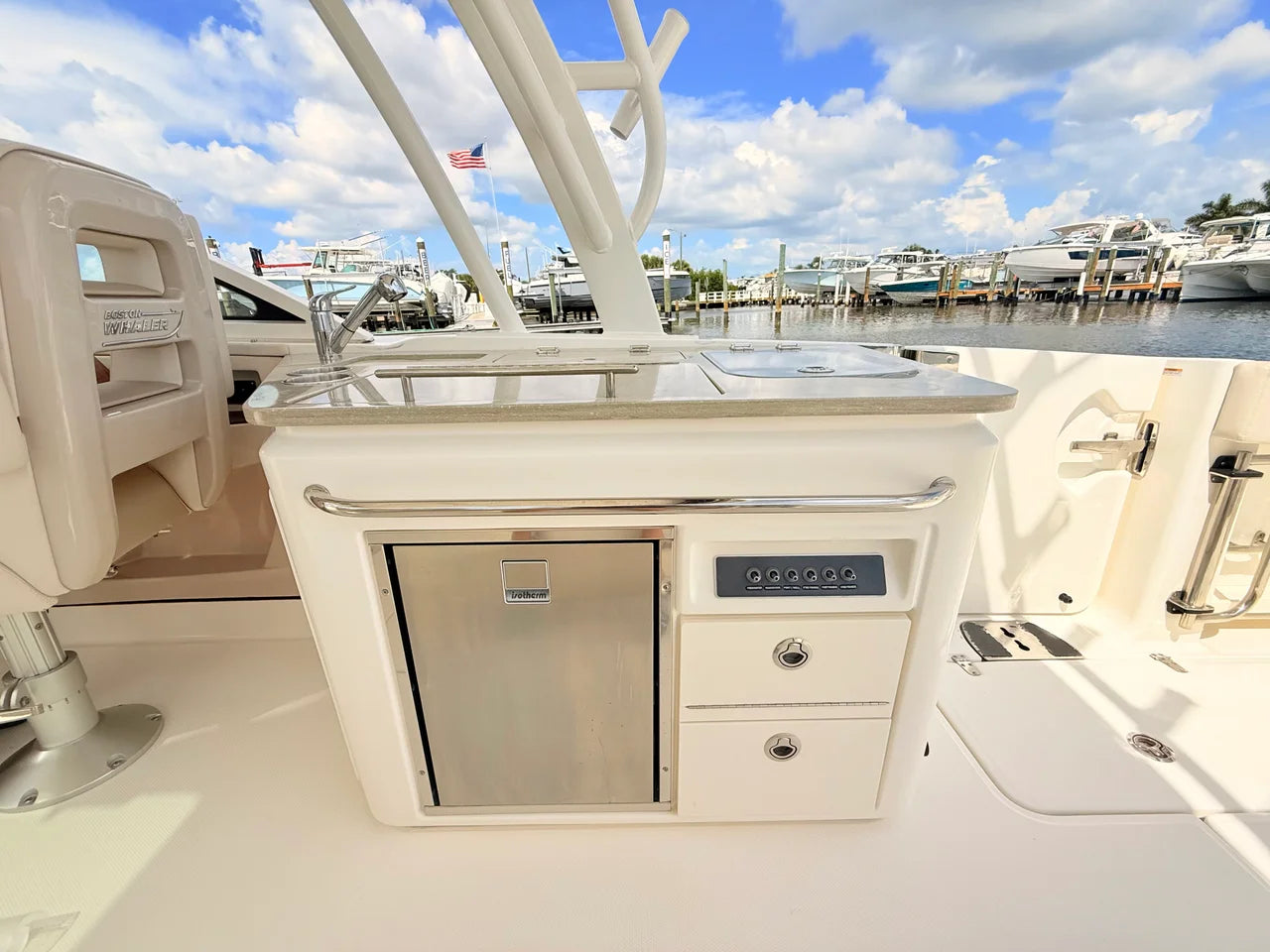 2024 Boston Whaler 320 Vantage 32.0 feet, St Petersburg, FL #37