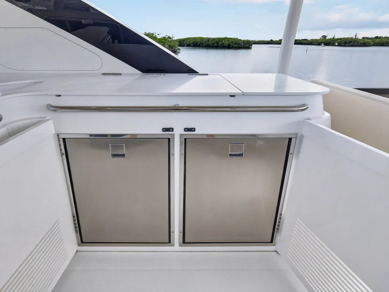 2026 Cruisers Yachts 57 FLY 57.0 feet, Stuart, Florida #2