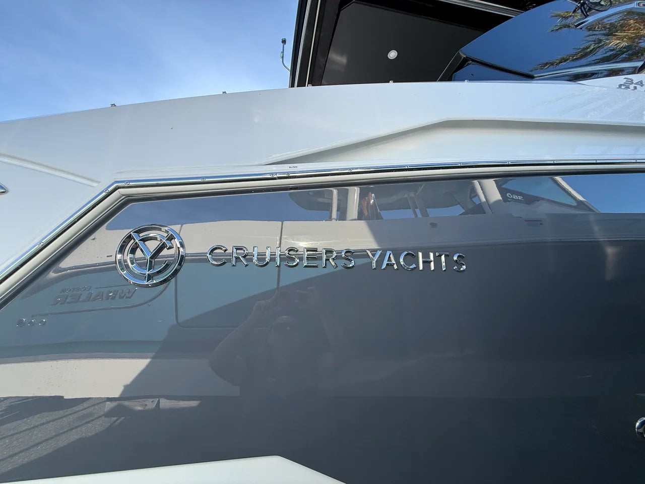 2027 Cruisers Yachts 34 GLS Outboard 34.0 feet, Venice, Florida #5