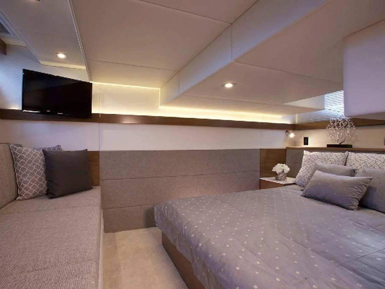 2026 Cruisers Yachts 42 Cantius 42.0 feet, Inuvik, Northwest Territories #12