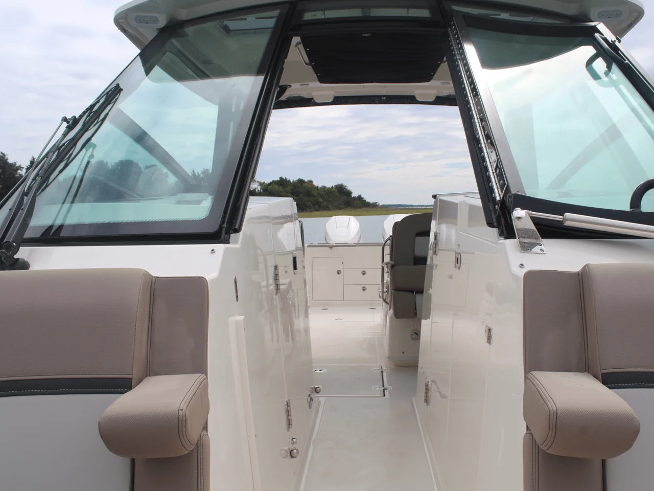 2026 Boston Whaler 330 Vantage 33.0 feet, Charleston, SC #57