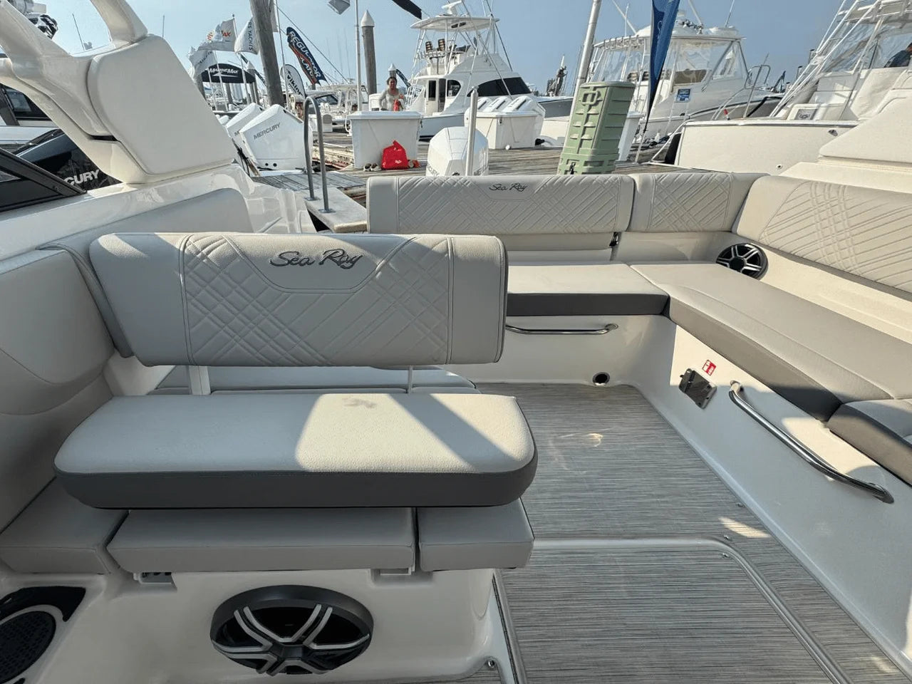 2026 Sea Ray SDX 230 Outboard 23.0 feet, Somers Point, New Jersey #18