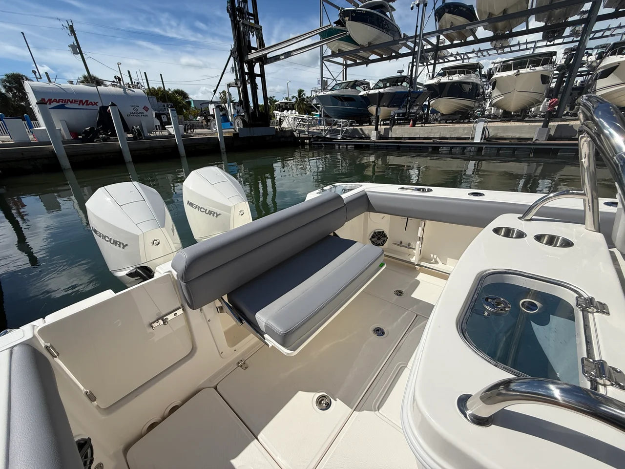 2027 Boston Whaler 250 Outrage 25.0 feet, Sarasota, FL #27