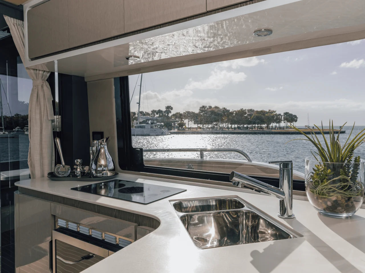 2027 Cruisers Yachts 57 FLY 57.0 feet, Naples, Florida #79