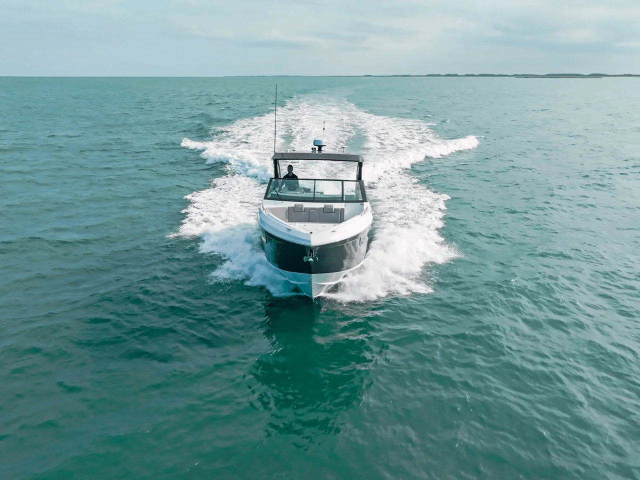 2026 Cruisers Yachts 34 GLS Outboard 35.0 feet, Inuvik, Northwest Territories #26