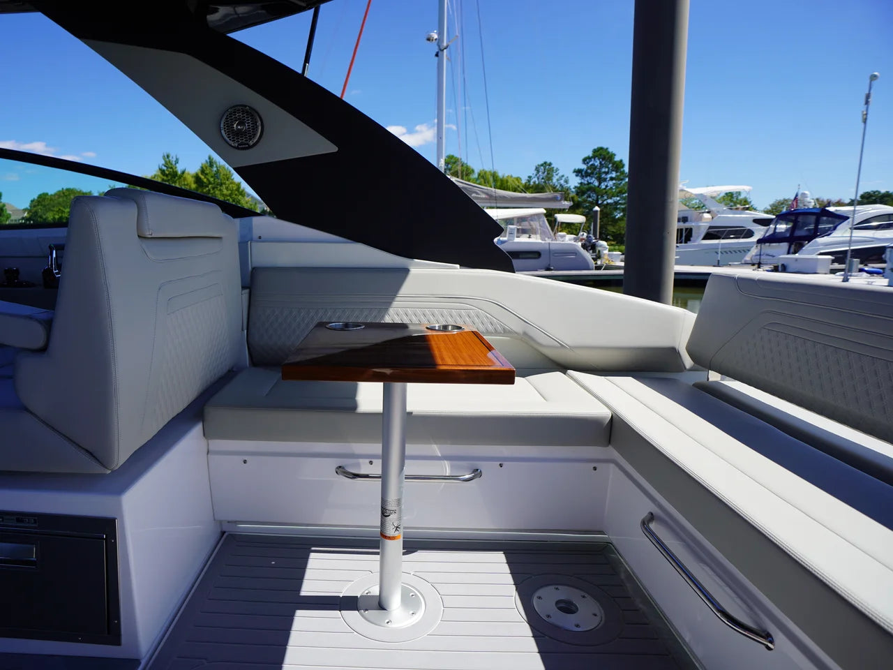 2026 Cruisers Yachts 34 GLS Outboard 34.0 feet, Grasonville, MD #32