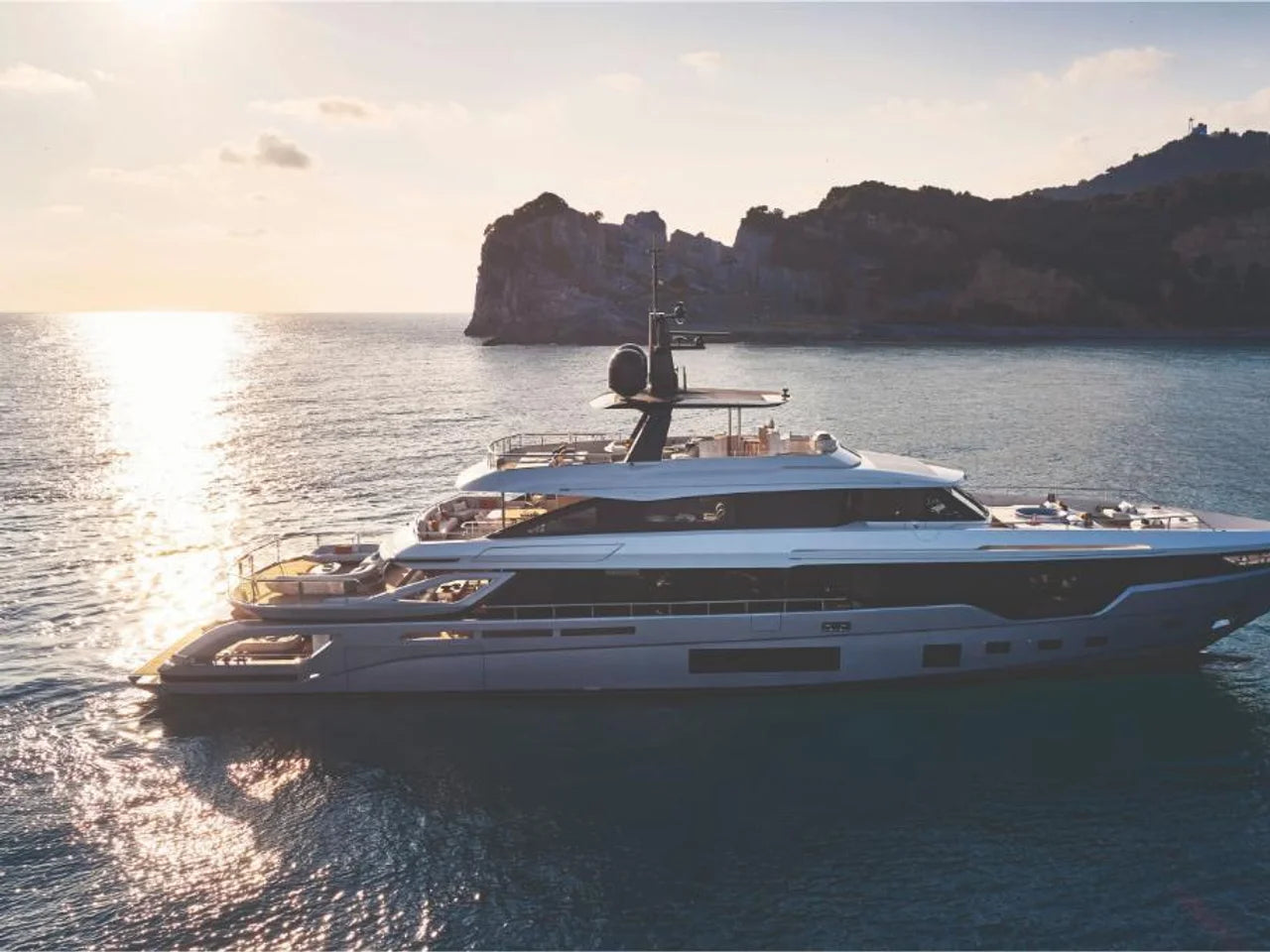 2026 Azimut Grande Trideck 125.0 feet, Inuvik, Northwest Territories #3