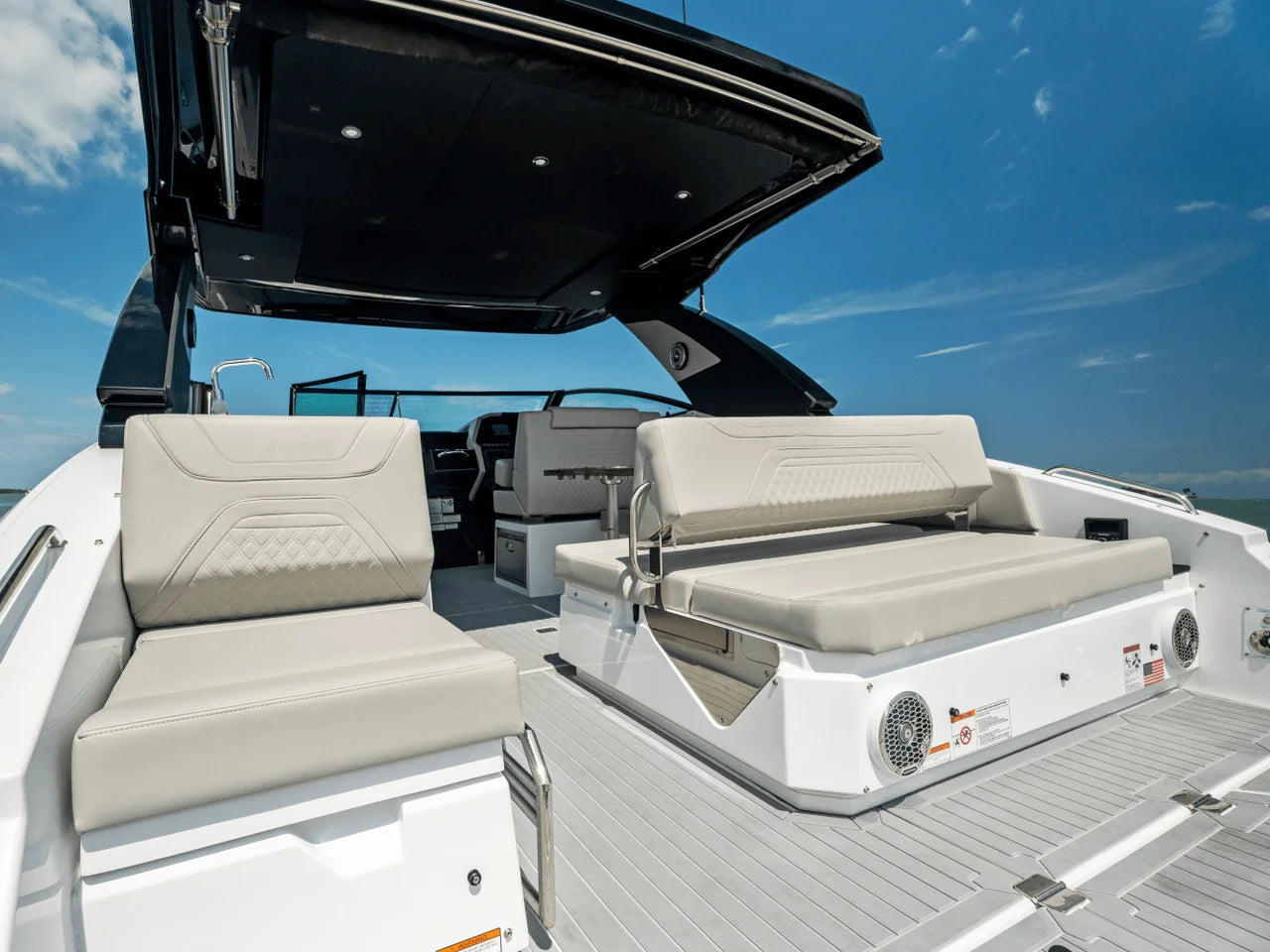 2026 Cruisers Yachts 34 GLS Outboard 35.0 feet, Inuvik, Northwest Territories #96