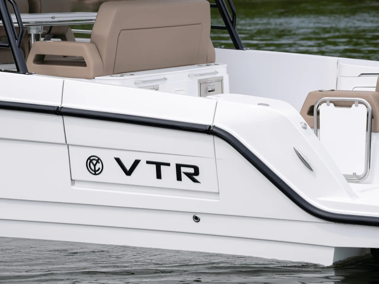2027 Cruisers Yachts 38 VTR 38.0 feet, Miami, FL #6