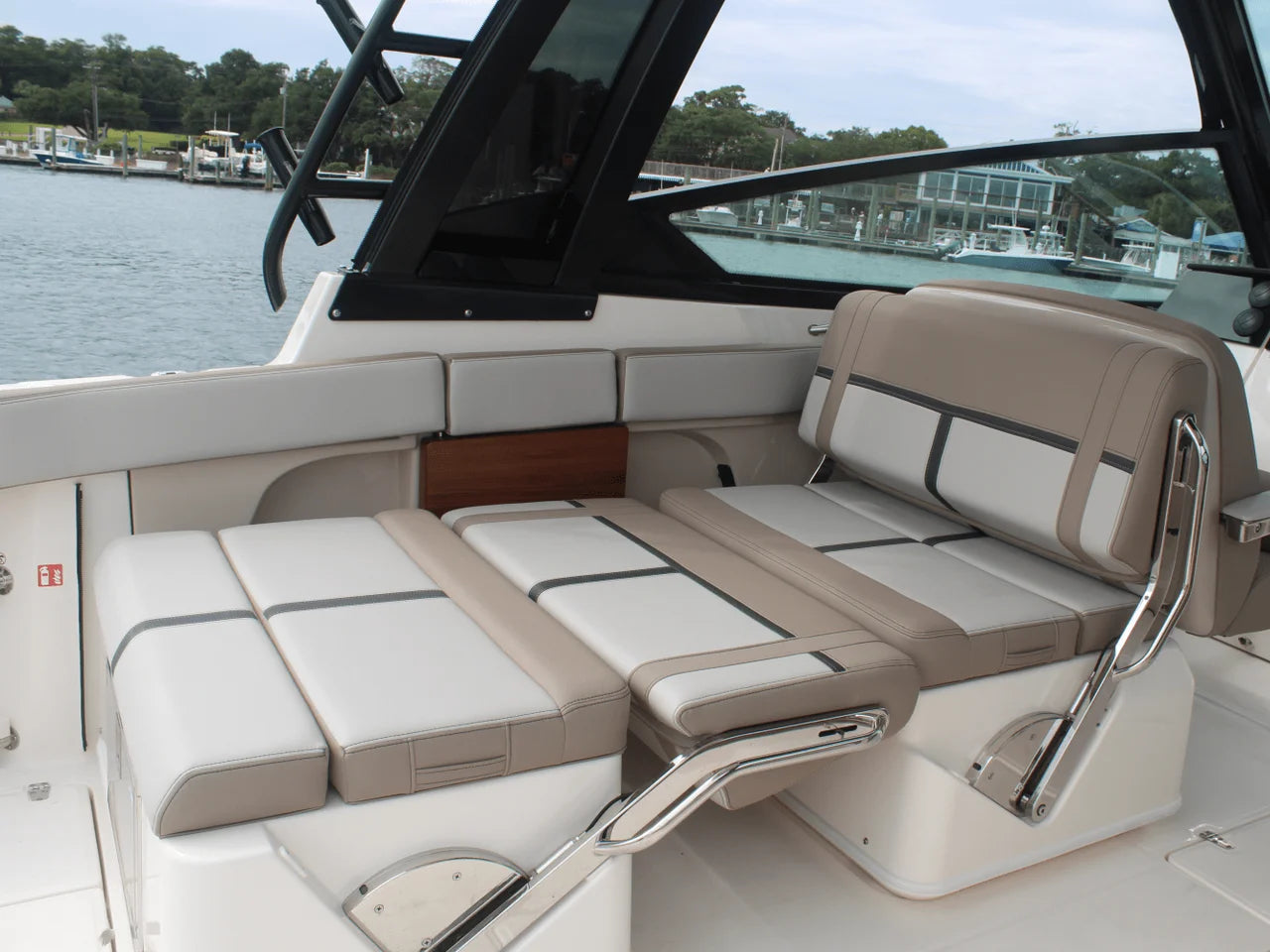 2026 Boston Whaler 330 Vantage 33.0 feet, Charleston, SC #29