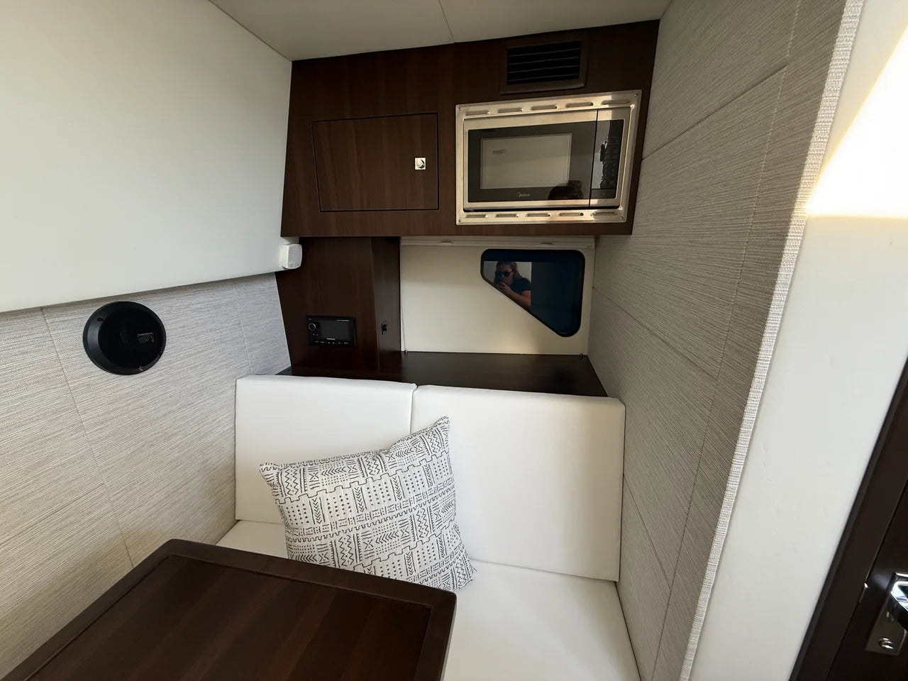 2027 Cruisers Yachts 34 GLS Outboard 34.0 feet, Venice, Florida #25