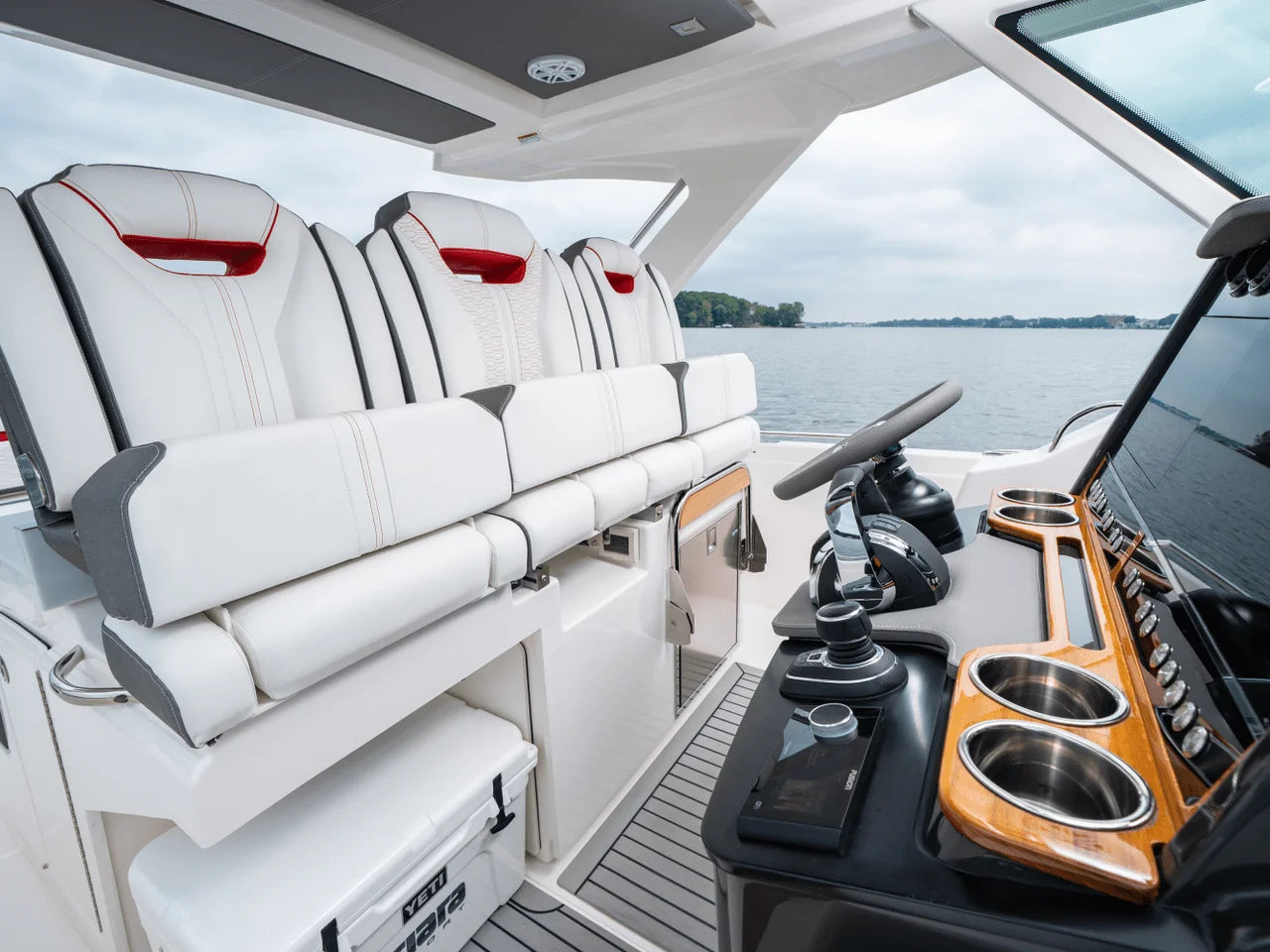 2025 Tiara Yachts LS 34 34.0 feet, Inuvik, Northwest Territories #57
