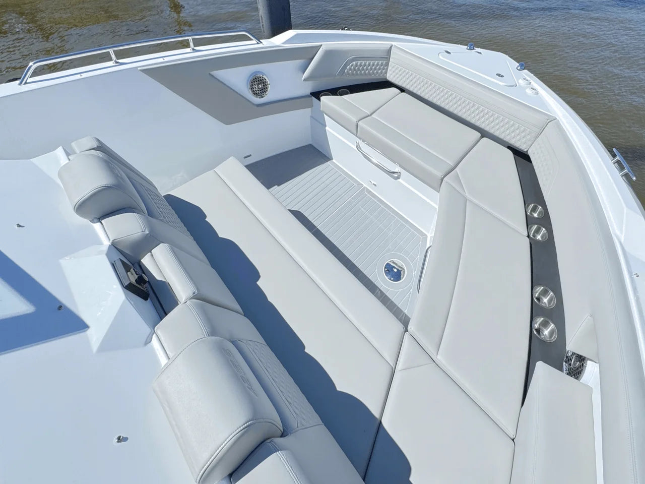 2025 Cruisers Yachts 42 GLS Outboard 42.0 feet, Pensacola, Florida #9