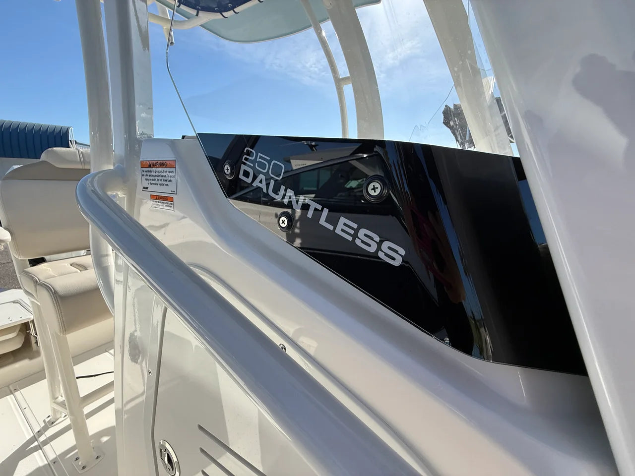 2027 Boston Whaler 250 Dauntless 25.0 feet, Venice, Florida #18