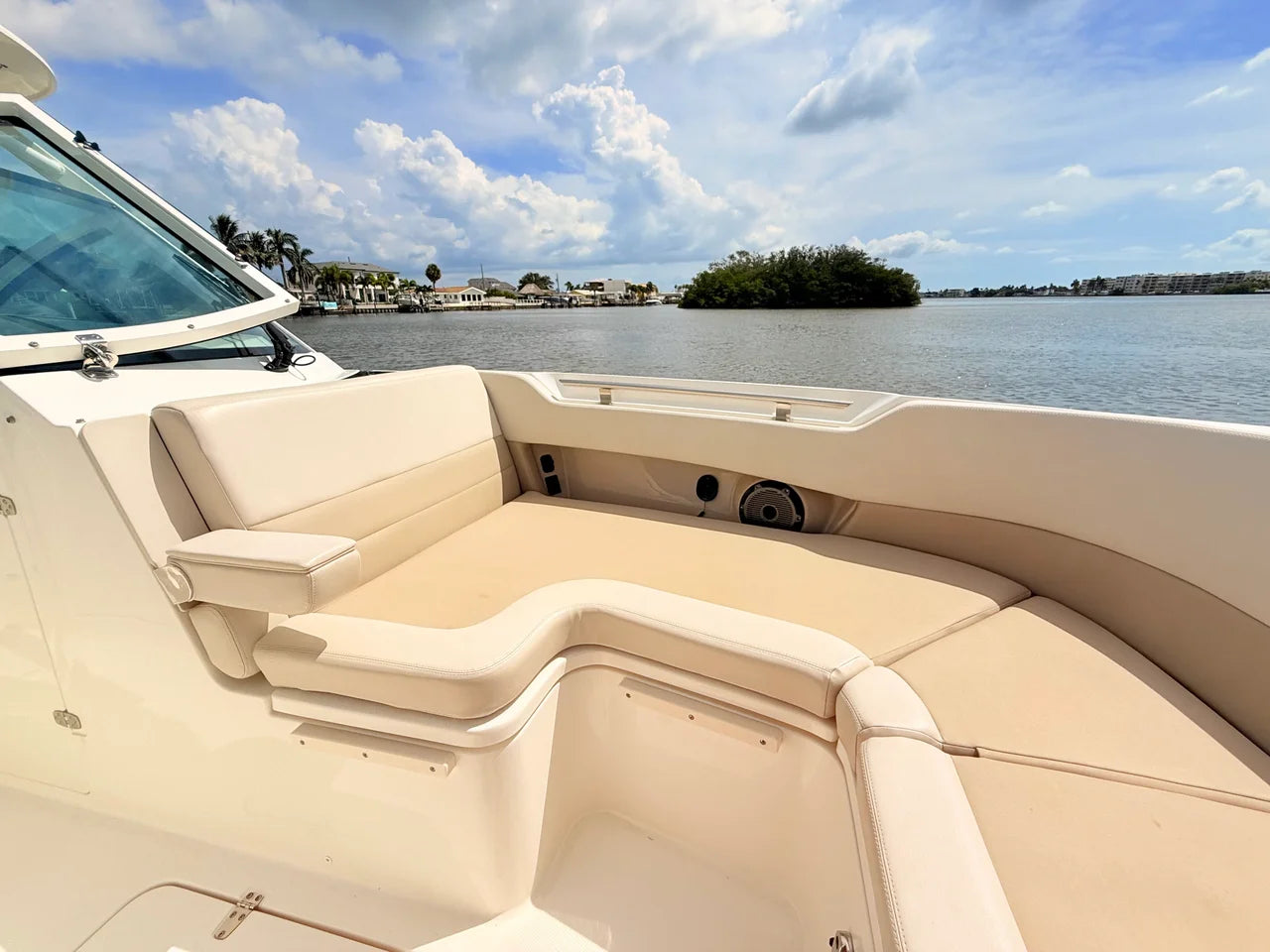 2024 Boston Whaler 320 Vantage 32.0 feet, St Petersburg, FL #64