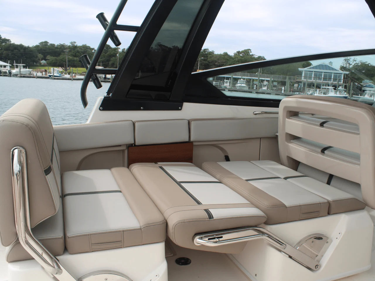 2026 Boston Whaler 330 Vantage 33.0 feet, Charleston, SC #31