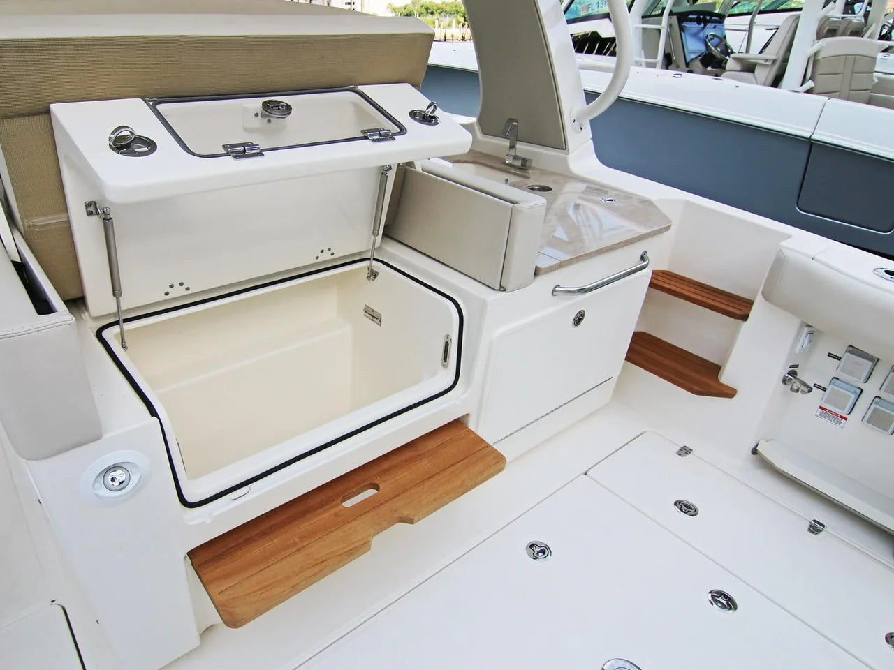 2027 Boston Whaler 350 Realm 35.0 feet, Jupiter, Florida #8