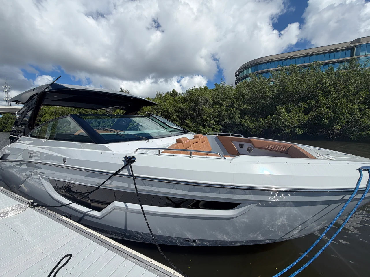 2024 Cruisers Yachts 34 GLS South Beach Outboard 34.0 feet, Clearwater, Florida #6