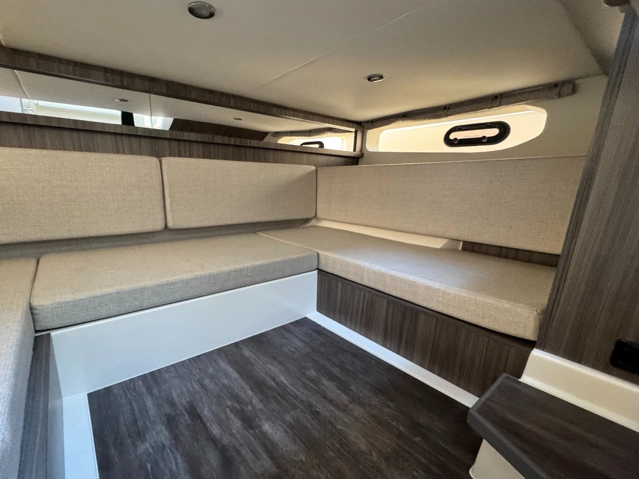 2026 Sea Ray Sundancer 370 Outboard 37.0 feet, Huntington, NY #32