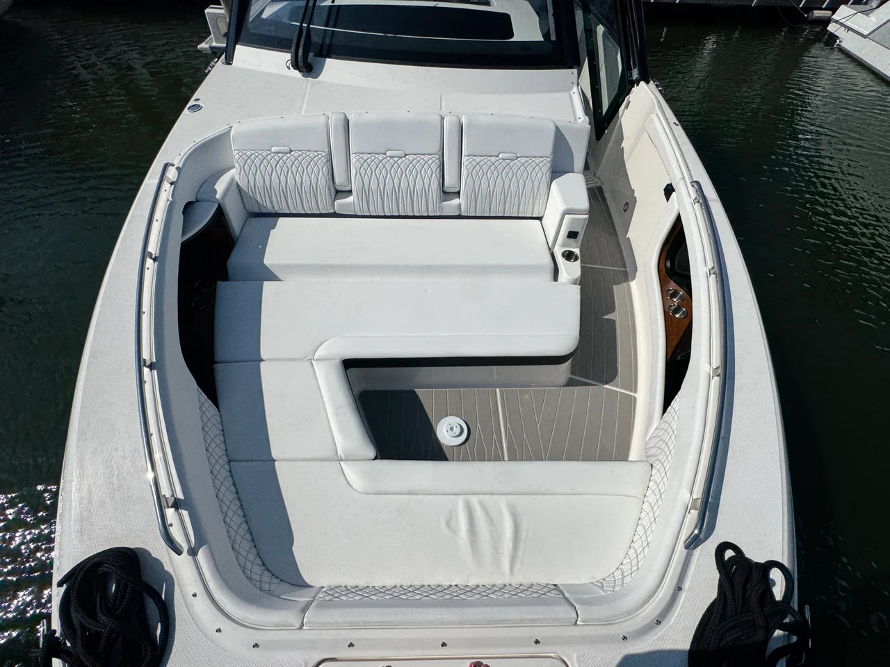 2025 Sea Ray 370 SUNDANCER OB 39.0 feet, Somers Point, New Jersey #46