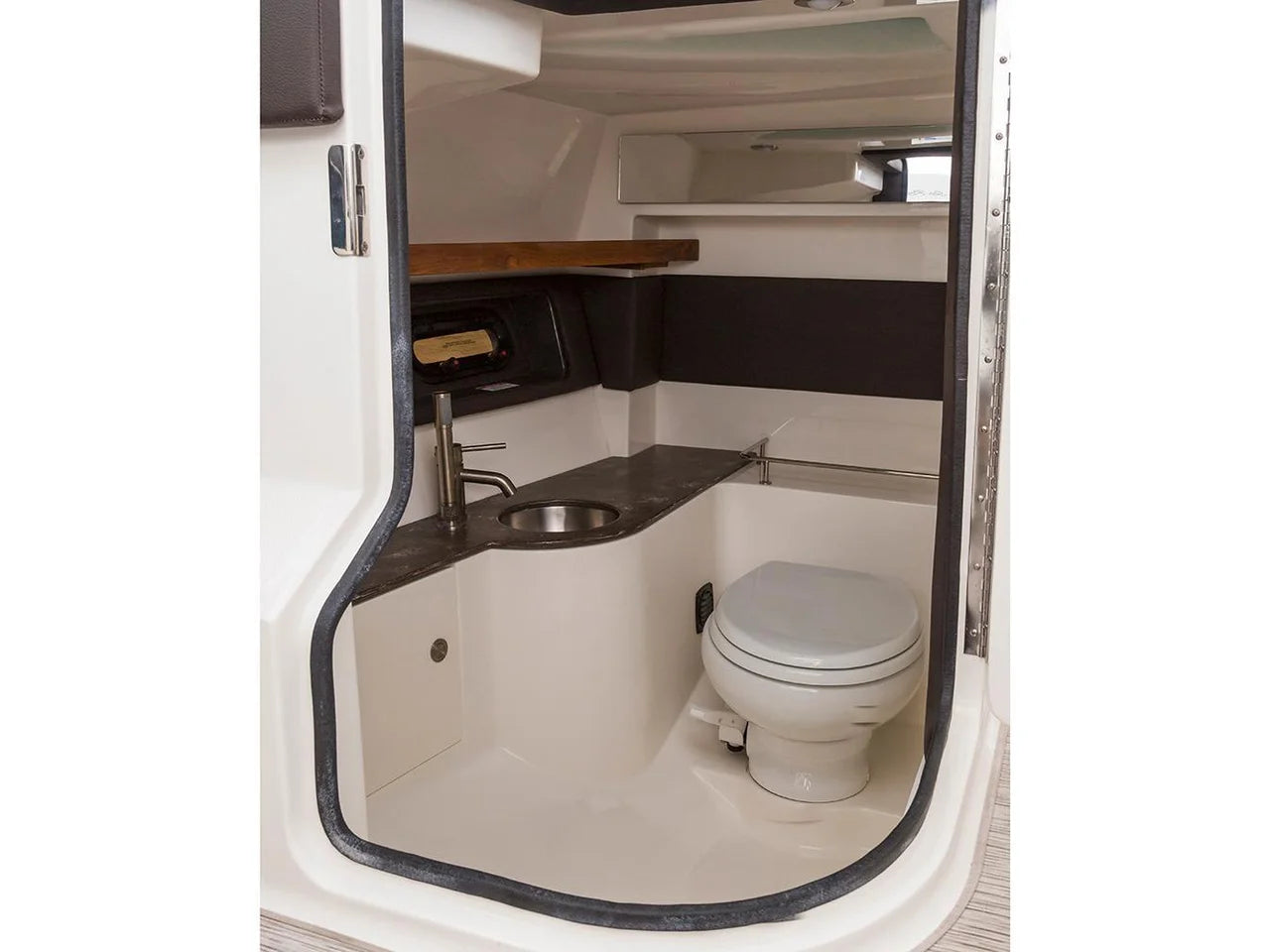2026 Sea Ray SLX 350 Outboard 35.0 feet, Inuvik, Northwest Territories #13