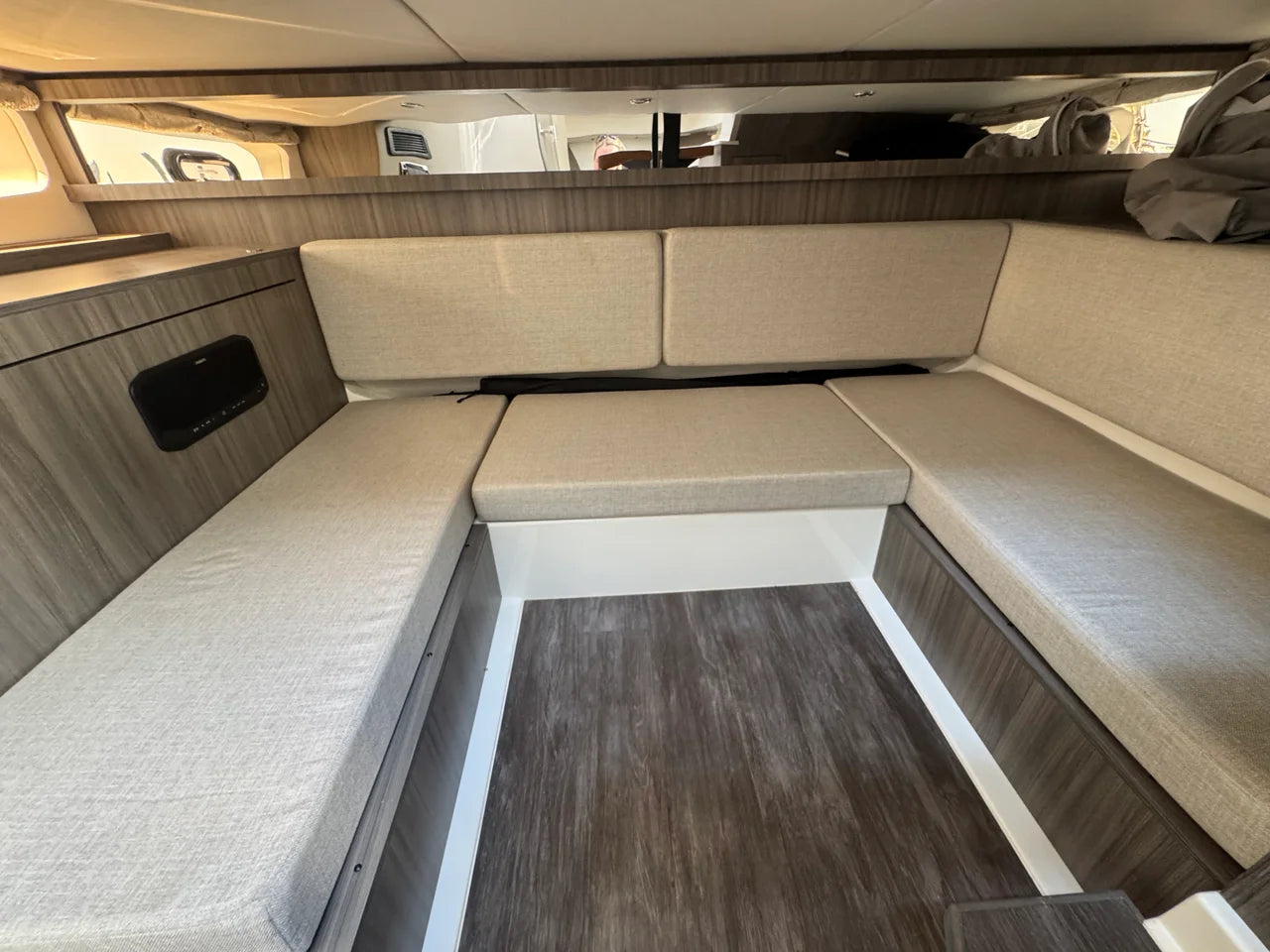 2025 Sea Ray 370 SUNDANCER OB 39.0 feet, Somers Point, New Jersey #41