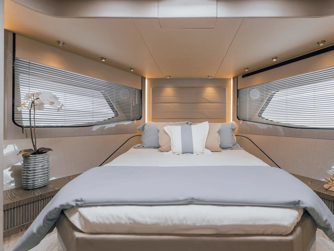 2027 Cruisers Yachts 57 FLY 57.0 feet, Naples, Florida #96