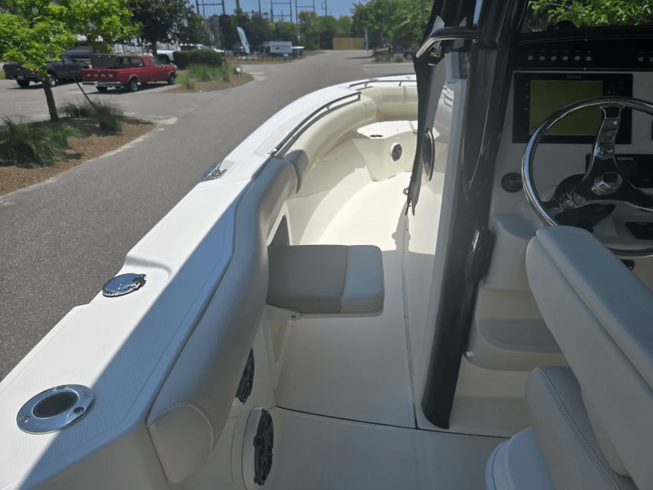 2024 Boston Whaler 280 OUTRAGE 28.0 feet, Charleston, SC #19
