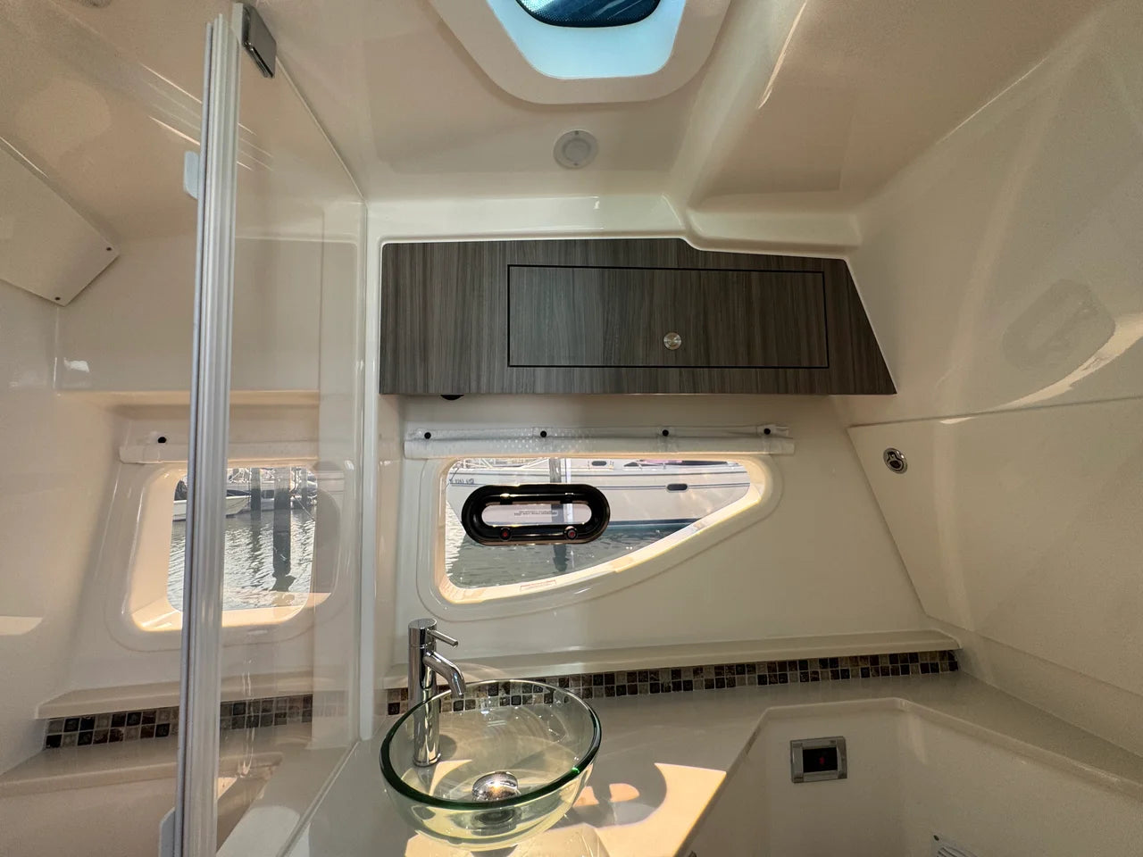 2025 Sea Ray 370 SUNDANCER OB 39.0 feet, Somers Point, New Jersey #35