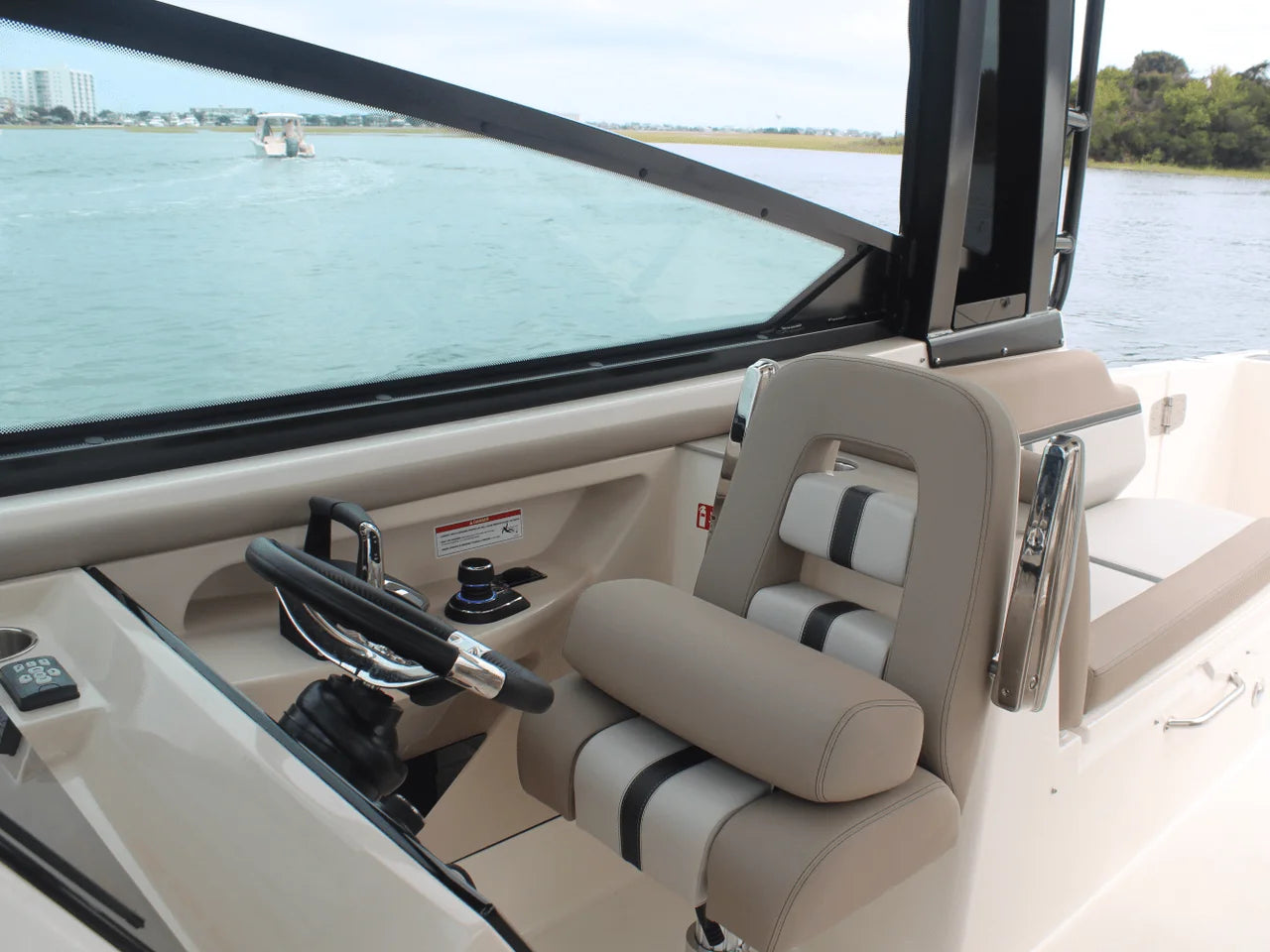 2026 Boston Whaler 330 Vantage 33.0 feet, Charleston, SC #46